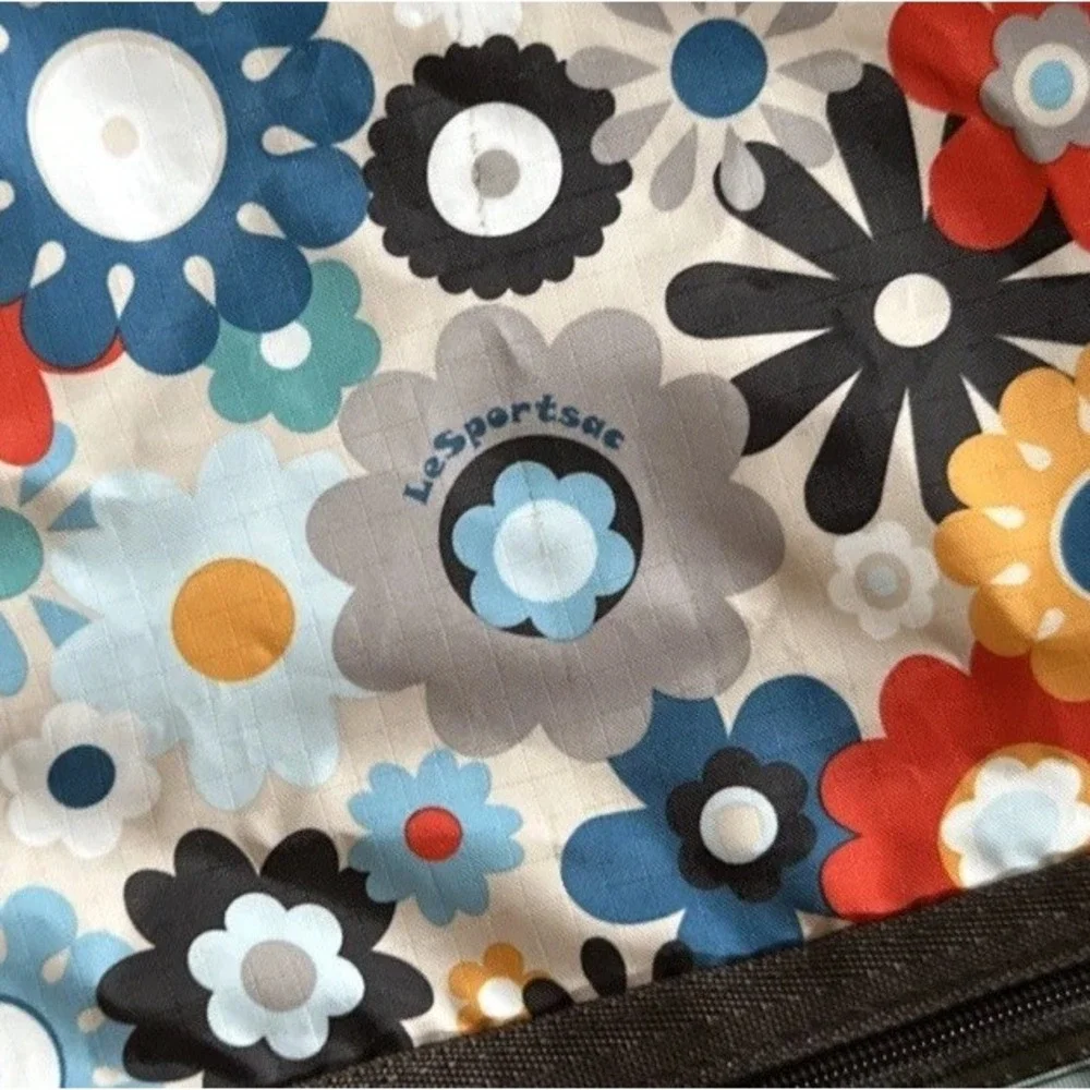LeSportsac large weekender Flower Power Bright Retro Pop Floral Print Bag 20x15